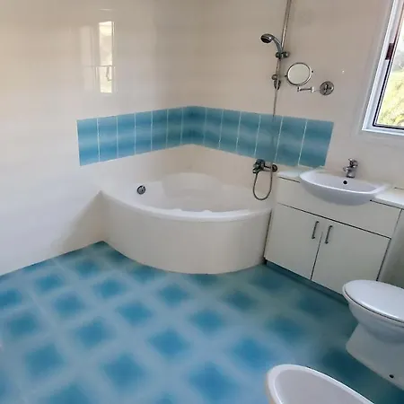 Rossa Pissouri