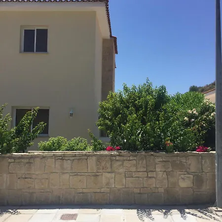 Vilă Rossa Pissouri